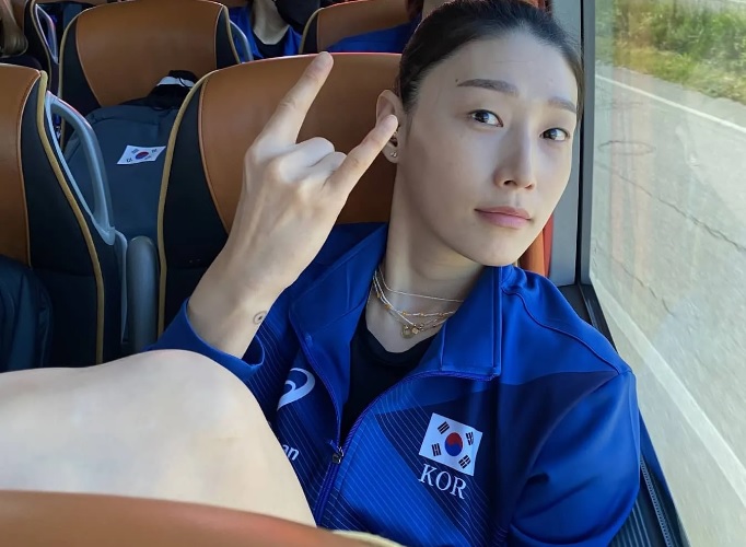 WorldofVolley :: KOR W: Kim goes back to Korea, will play for Pink Spiders again for record sum in 2022-23 V-League
