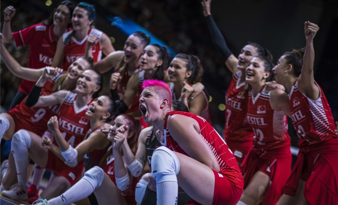 WorldofVolley :: VNL W: Semifinal pairs completed, Turkey make comeback against Thailand