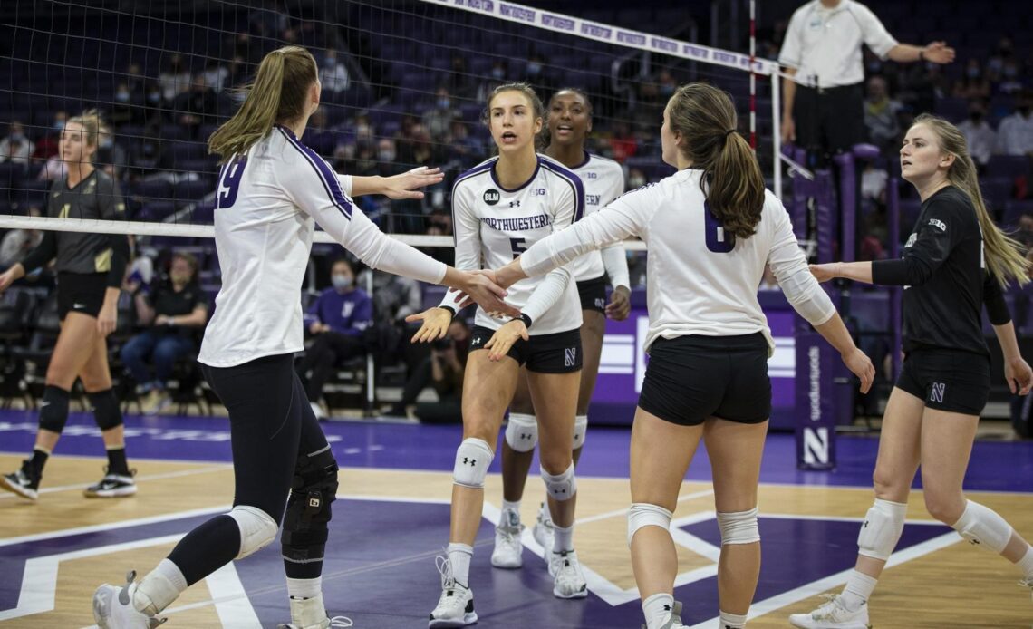 'Cats Take Five Set Thriller Over MSU To Close Out Season