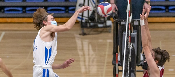 Jacob Durren added 7 kills to his 12 blocks on the day. (photo by Scott Eyre)