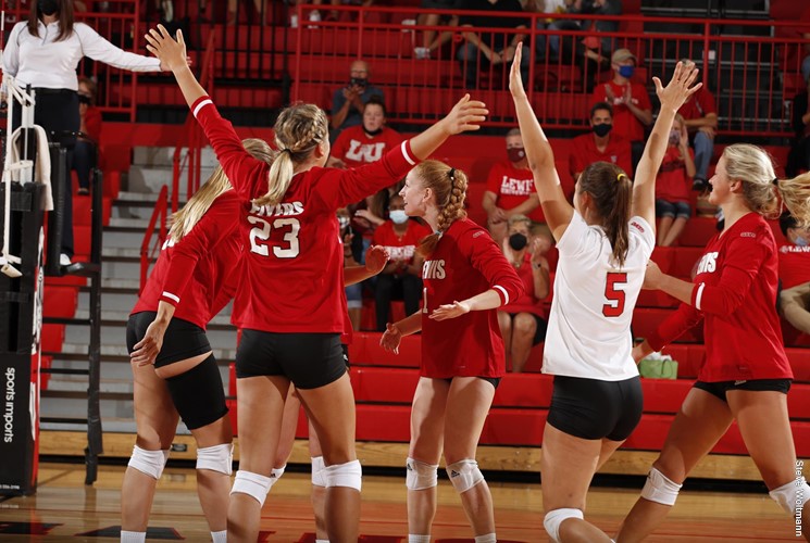 No. 19 Lewis Women’s Volleyball Set To Face A Familiar Foe In First Round Of NCAA Midwest Regional