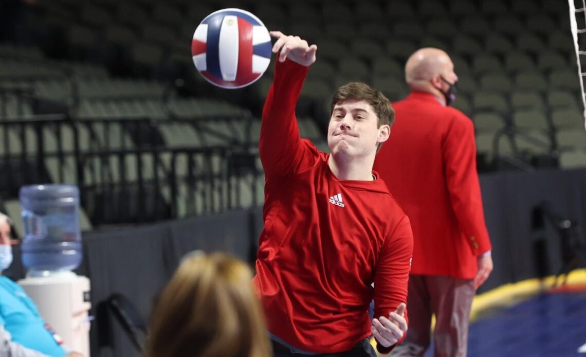 Thomas Robson joins Badger volleyball coaching staff