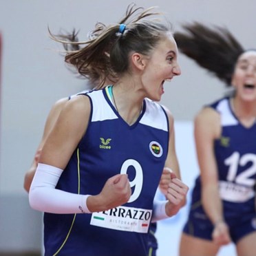 Selin Aslayan, volleyball