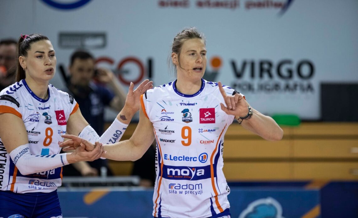 WorldofVolley :: GRE W: Once one of best middle blockers in world joins Olympiacos