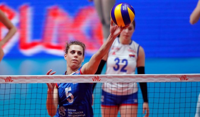 WorldofVolley :: TUR W: Galatasaray engage starting middle blocker of their biggest rivals Fenerbahçe