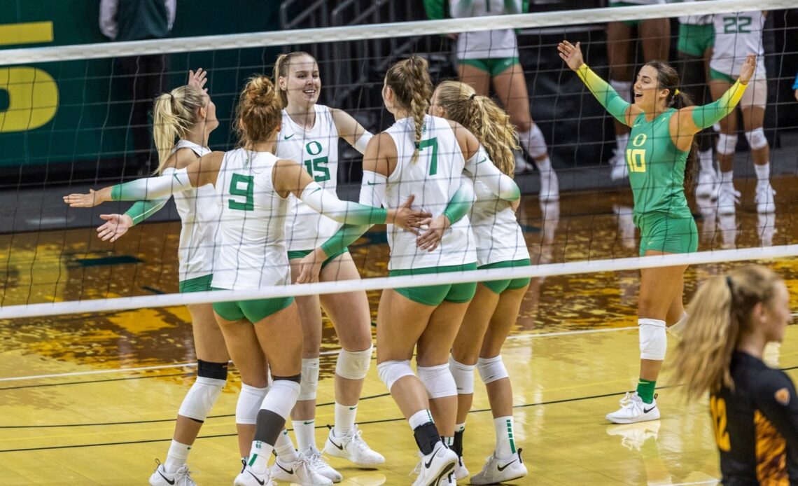 Ducks Sweep ASU For Fifth Straight