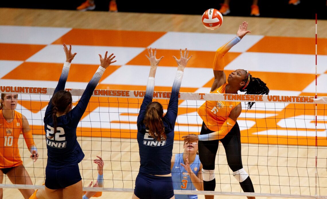 Fingall & Lovett’s Double-Digit Kill Outings Not Enough as Lady Vols Fall to #12 Pittsburgh