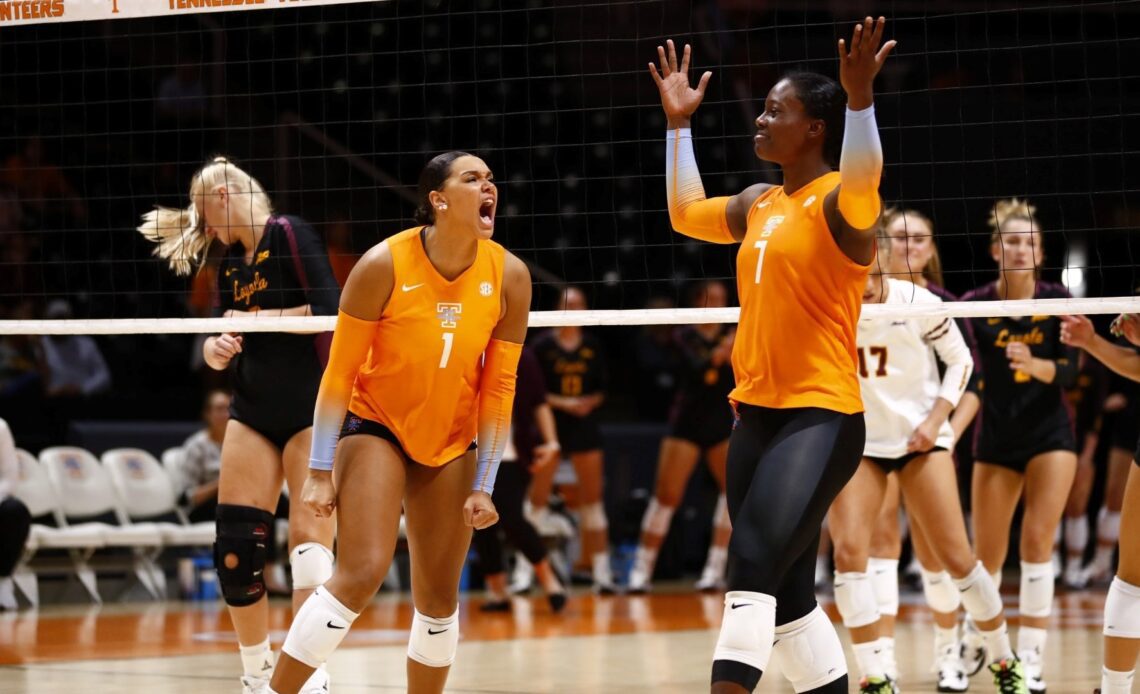 Fingall’s 24 Kills Powers Lady Vols to Opening Night Win Over Loyola Chicago