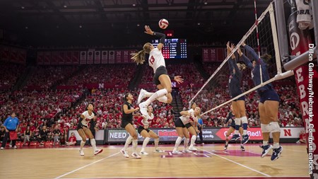 Huskers Back at Home to Face Long Beach State