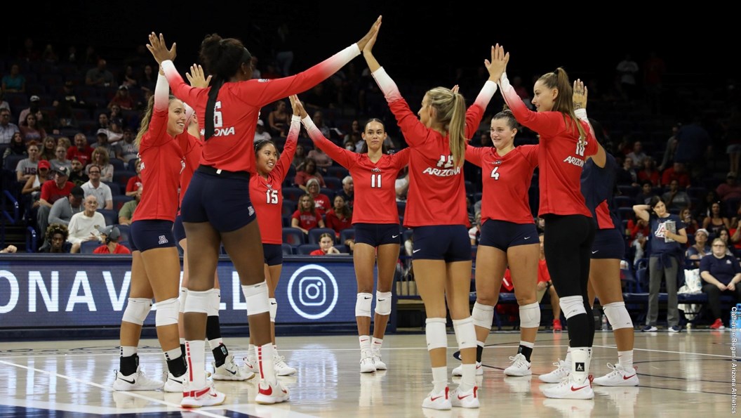 Team Red Wins Volleyball’s Red-Blue Scrimmage