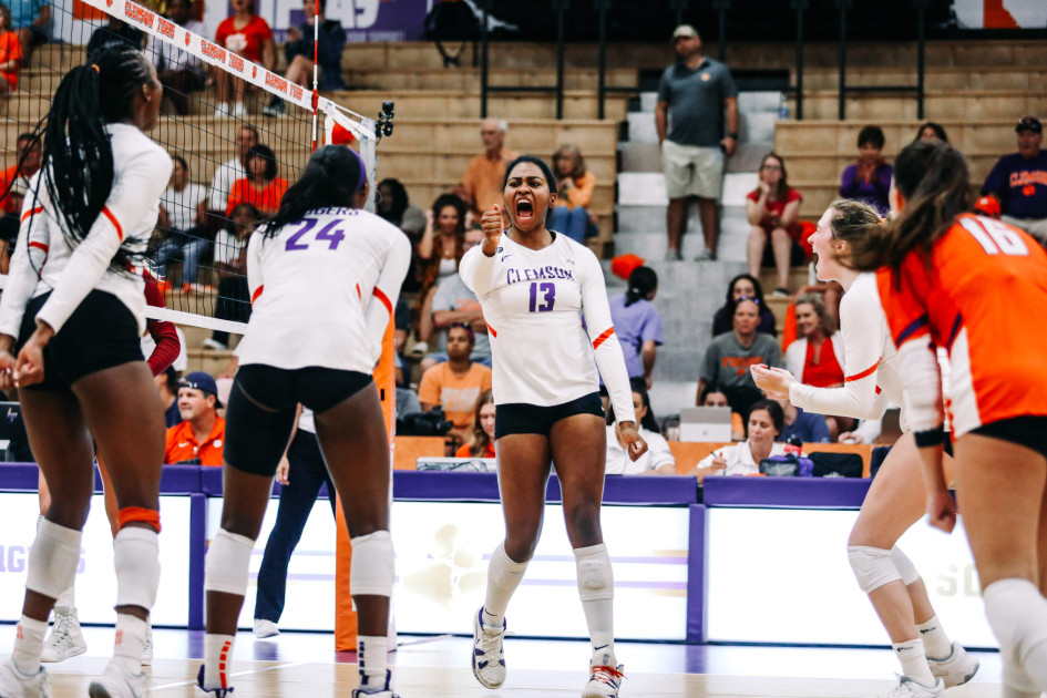 Tigers Defeat Gamecocks for First Time Since 2014 – Clemson Tigers Official Athletics Site