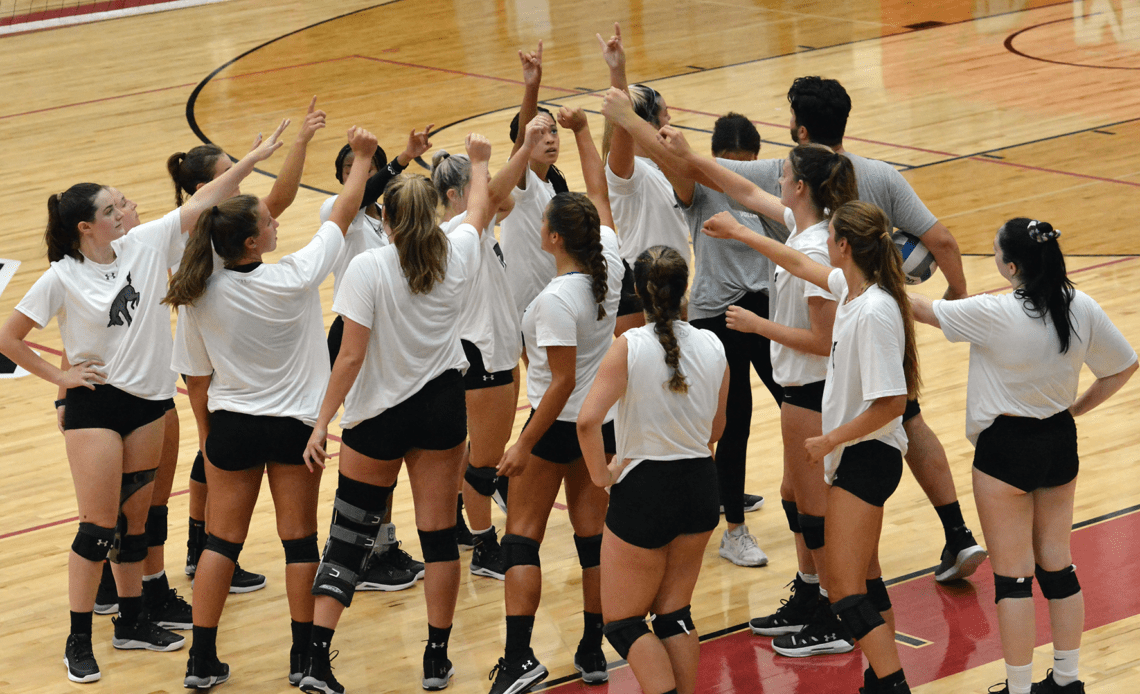 volleyball preseason huddle 2022