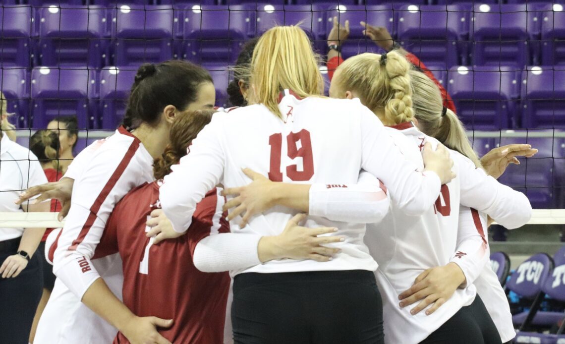 Volleyball Battles Hard but Falls to Louisiana and TCU Friday in Fort Worth