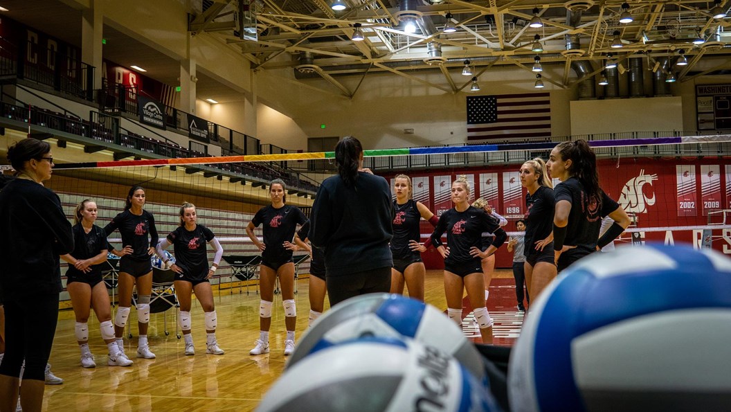 Volleyball Holds First Practice of 2022 Season