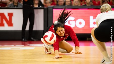 Huskers Reach Midway Point of Big Ten Season at Illinois