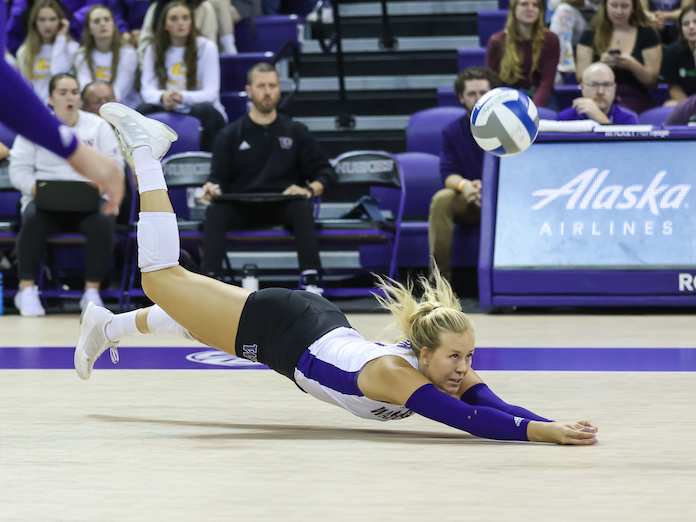 NCAA volleyball: Houston topples UCF, WSU upsets Oregon, Buckeyes hold on