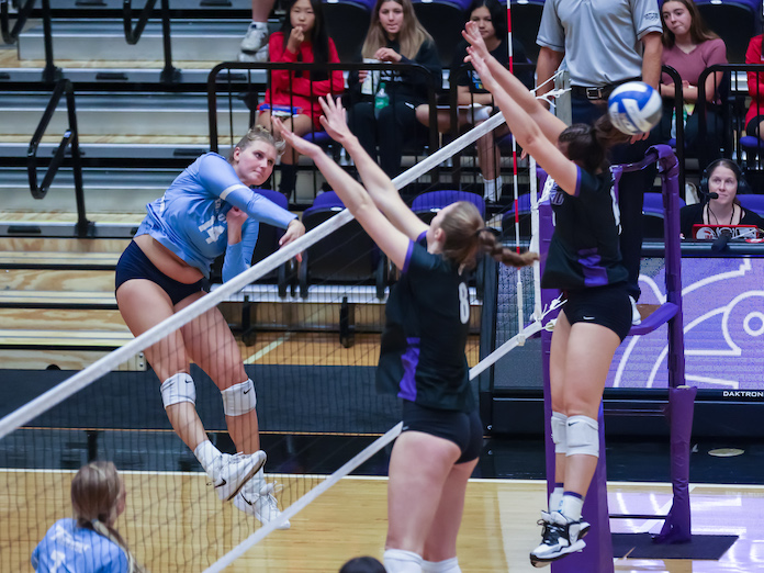 NCAA volleyball: State upsets Arkansas; USD, BYU, Pepperdine, Ohio St. win