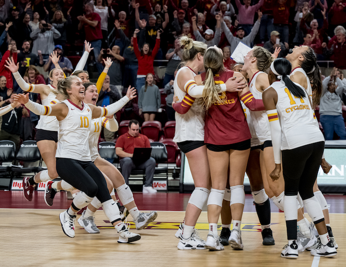 No more unbeatens in NCAA volleyball as Iowa St. knocks off Texas