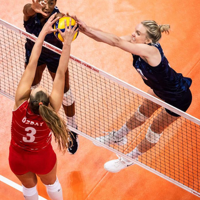 USA women sweep Türkiye to move into FIVB Worlds semis