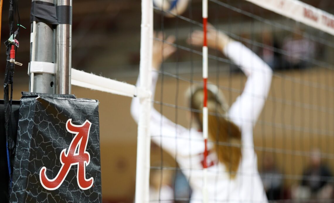 Volleyball Drops Weekend Finale Saturday at Ole Miss, 3-1