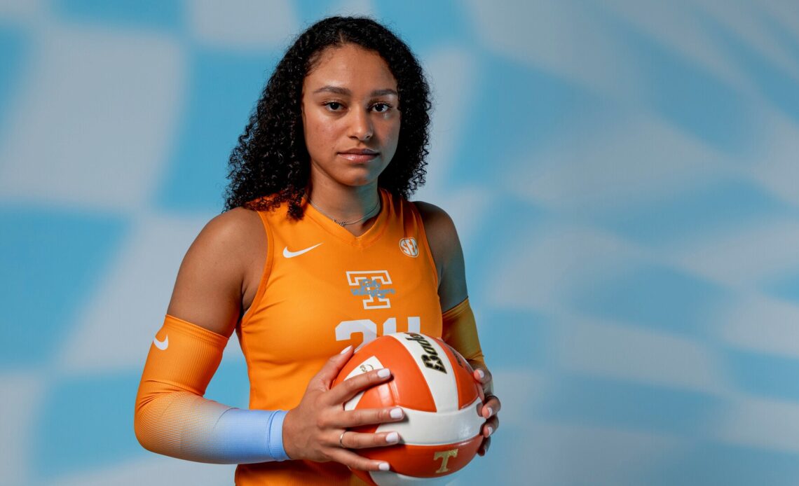 Volleyball Preview: Tennessee Opens Three-Match Homestand Against No. 15 Florida