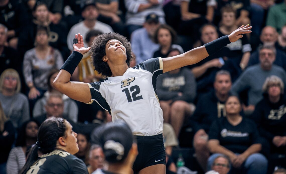 Volleyball to Split Weekend at Indiana, vs. Maryland