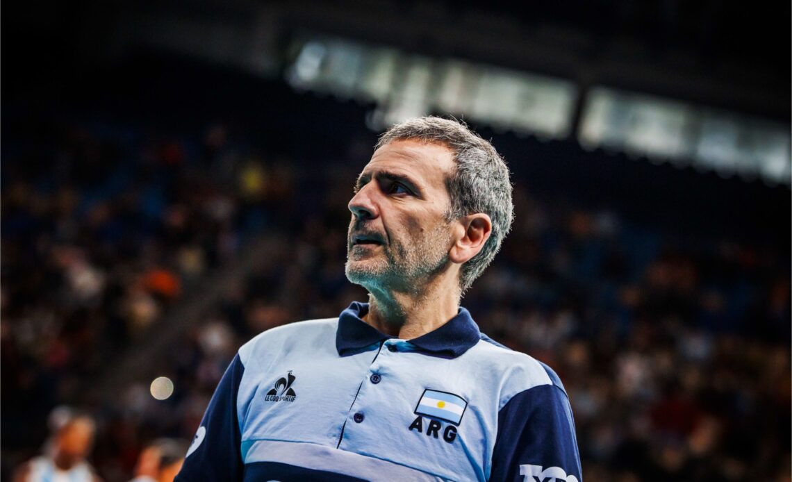 WorldofVolley :: ARG W: ’Las Panteras’ without head coach, Ferraro resigns