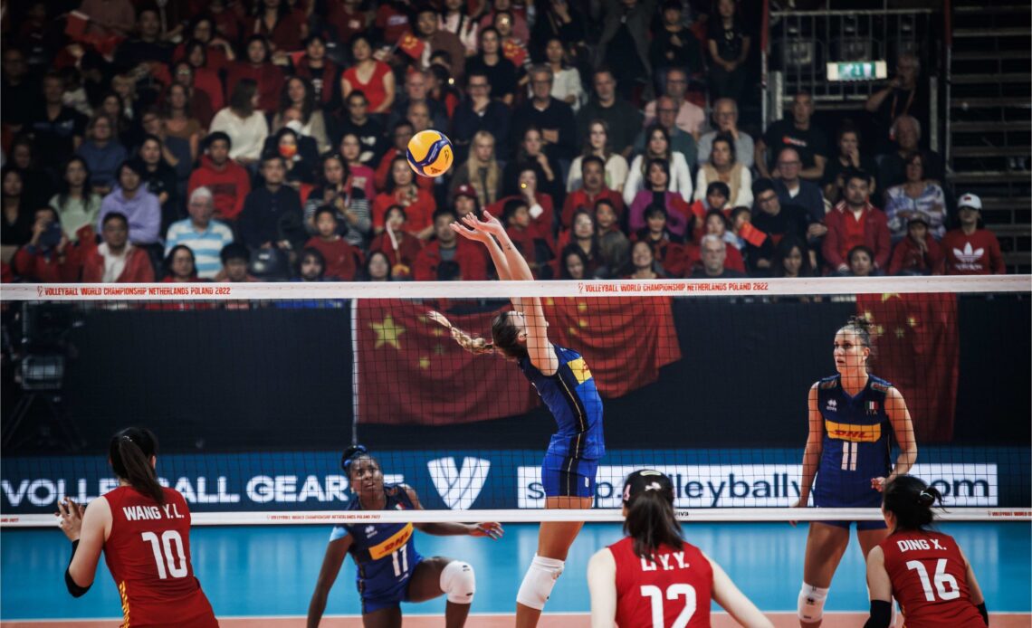 WorldofVolley :: WCH 2022 W: Italy and USA find their ways toward semi-finals