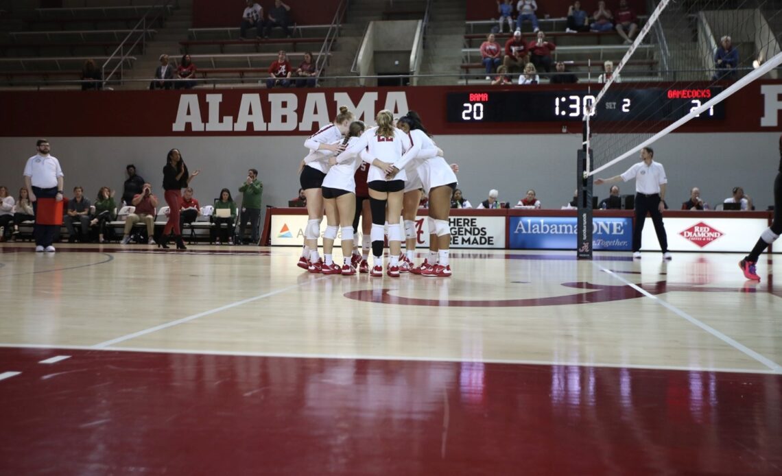 Alabama Volleyball Falls to South Carolina Friday in Three Sets