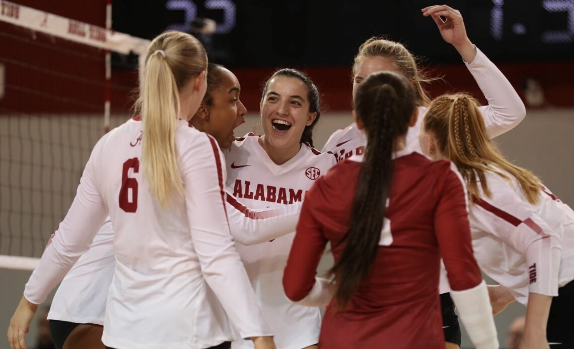 Alabama Volleyball Rebounds with Saturday Sweep over South Carolina