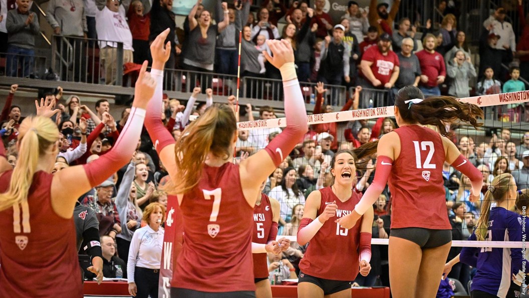 Cougs close regular season with sweep over 24th-ranked Huskies