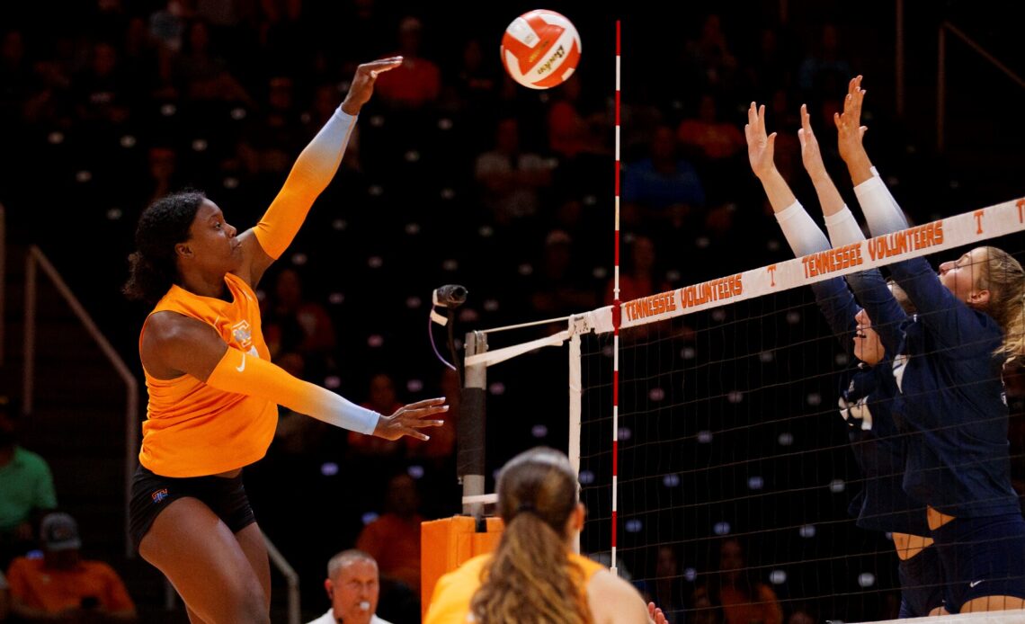 Fingall’s 23 Kills Leads Lady Vols Past Alabama, 3-0