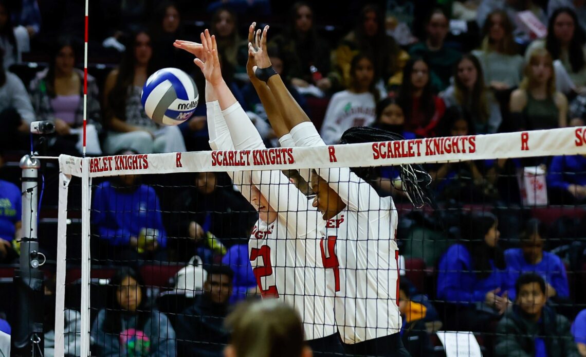 Grkovic & Vernon Enter Blocks Leaders List In Setback At No. 3 Wisconsin