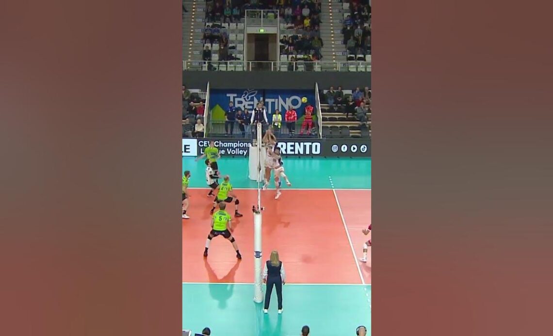 #Shorts - Srecko Lisinac blocking in #CLVolleyM match