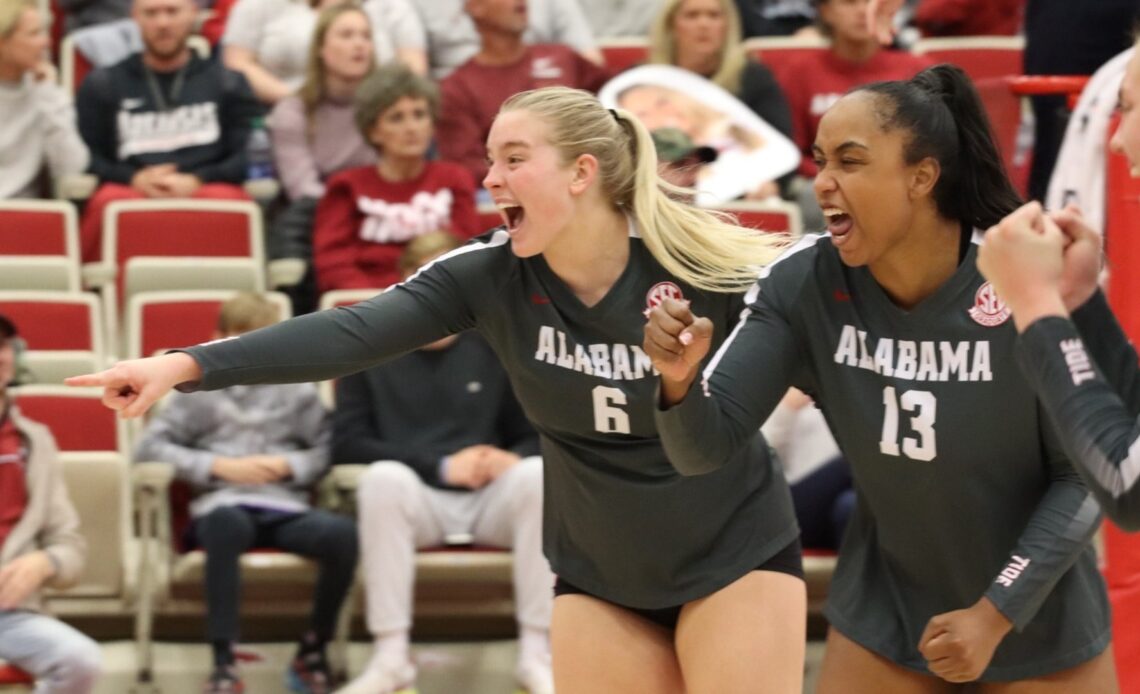 Volleyball Falls to Arkansas, Abby Marjama Moves into UA Top 10 in Aces