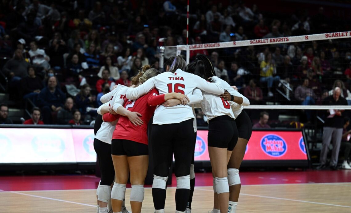 Volleyball Wraps Up Season at Michigan State & Michigan