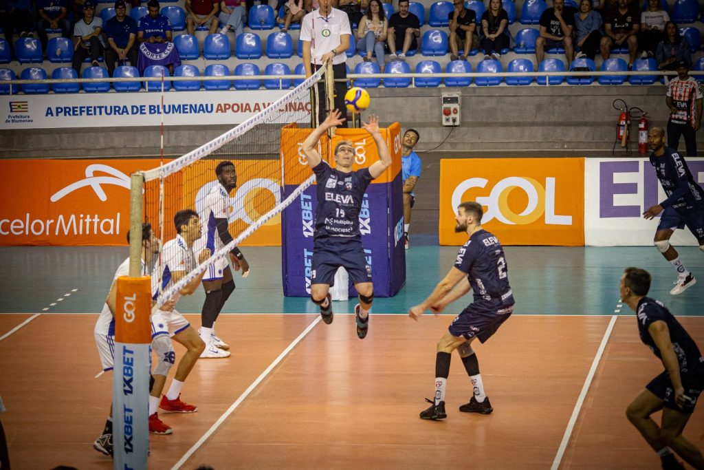 WorldofVolley :: BRA M: Blumenau achieve epic victory, beating current world champions Cruzeiro in Round 4