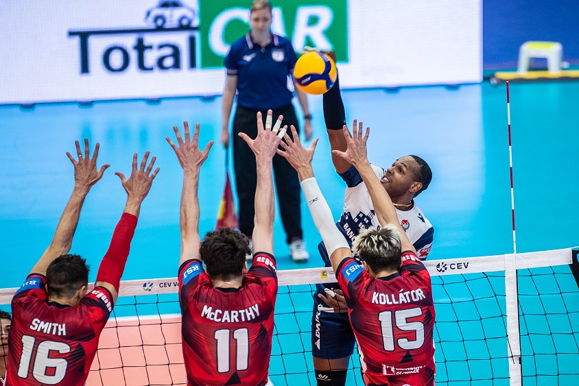 WorldofVolley :: CEV CUP M: Piacenza drop one set in Prague but progress to Round of 16, just like Galatasaray and Jihostroj