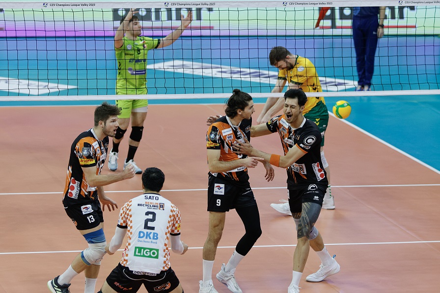 WorldofVolley :: CL M: Berlin upset Aluron in Poland; both Turkish representatives win tie-breaks; Lube are 3-0