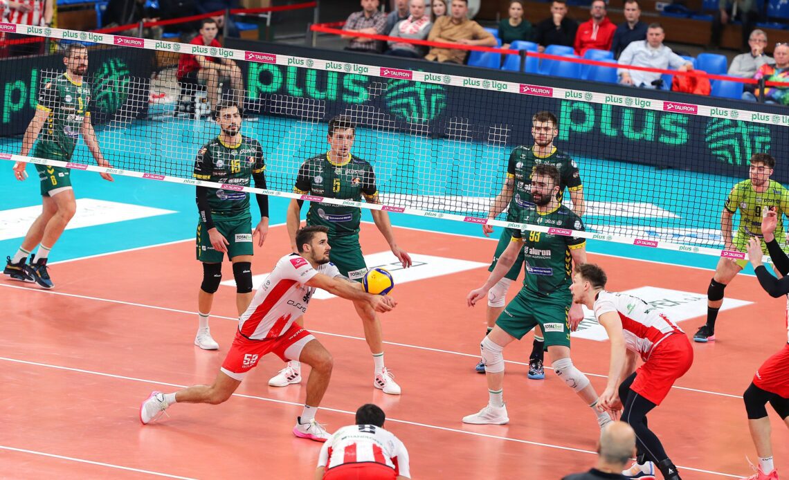 WorldofVolley :: POL M: Aluron down Resovia in Round 11’s hit to record 8th successive win overall