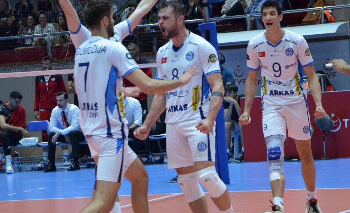 WorldofVolley :: TUR M: Arkas beat Fenerbahçe to overcome scare of big matches this season