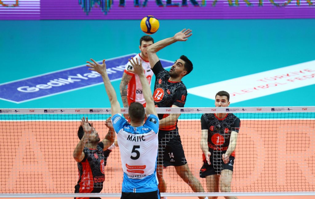 WorldofVolley :: TUR M: Ziraat overcome Abdel-Aziz’s brutal serving display in big derby to break Halkbank’s invincibility