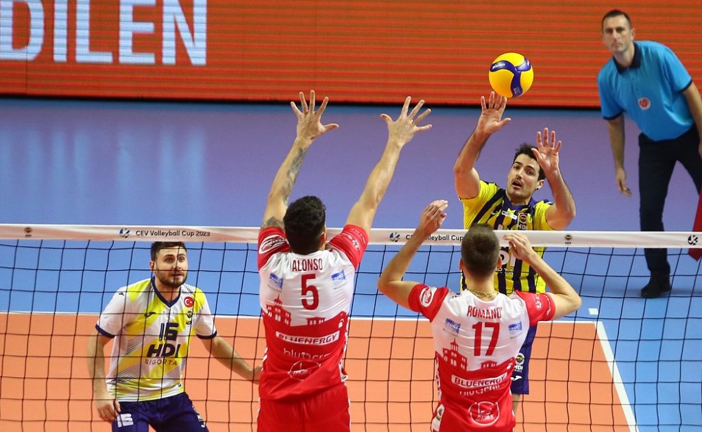 WorldofVolley :: CEV CUP M: Piacenza and Modena prevail in big Turkish-Italian face-offs to book quarter-final tickets