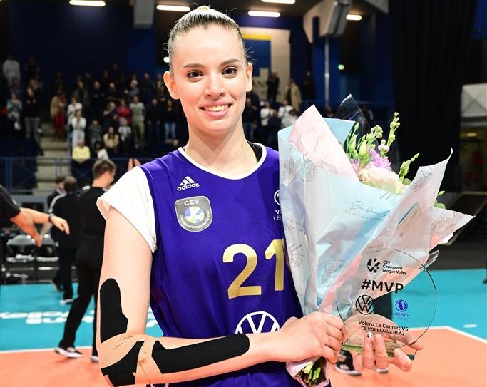 WorldofVolley :: CL W: No one has ever made such Champions League debut – Akimova tallies 43 for Volero