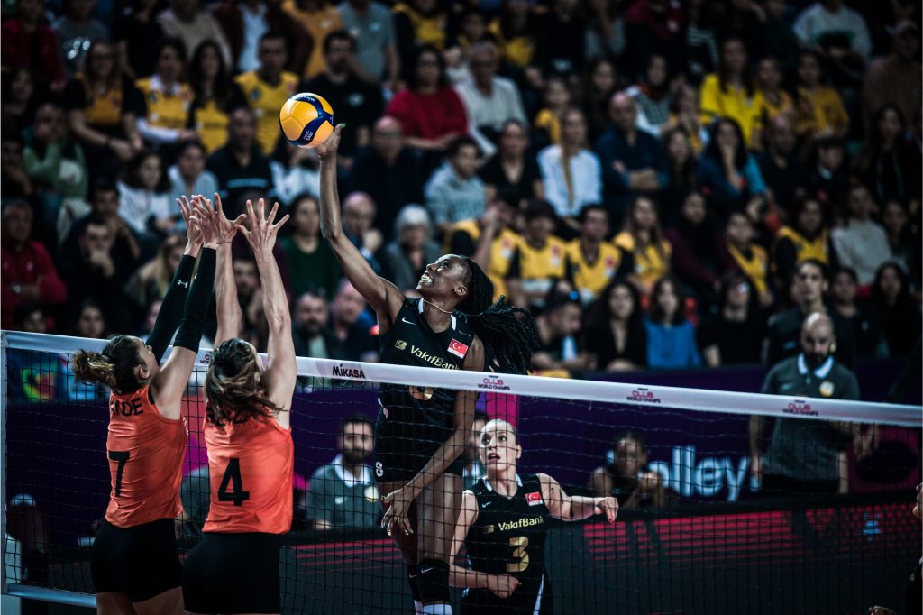 WorldofVolley :: CWCH W: Powered by exalted Egonu, VakıfBank sweep Eczacıbaşı and schedule title encounter with Imoco