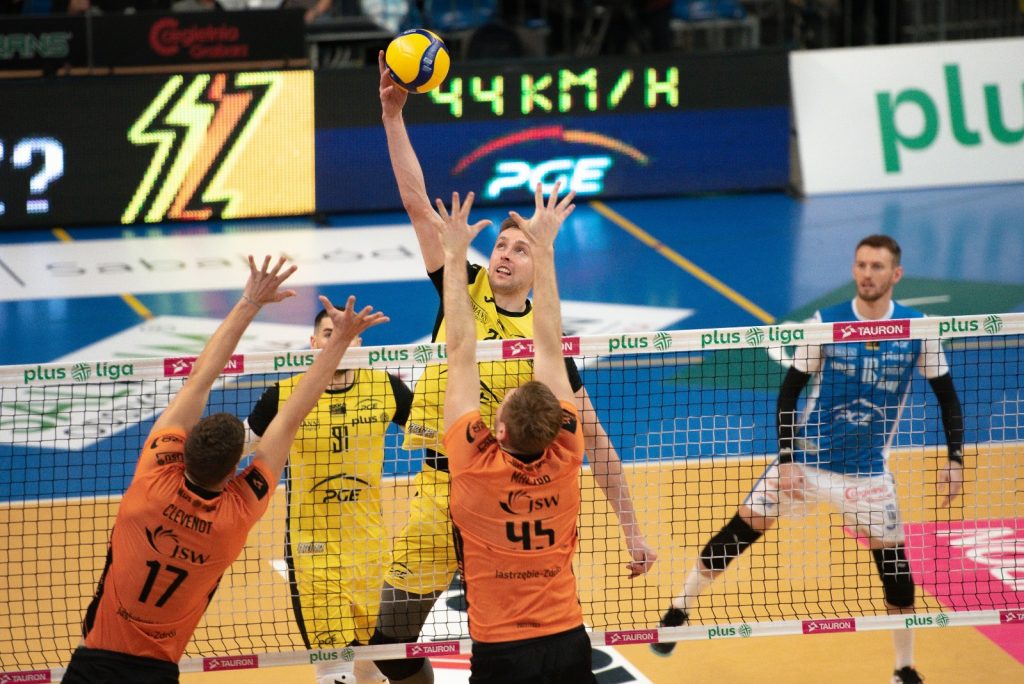 WorldofVolley :: POL M: Jastrzębski begin to stumble – Skra prevail over vice-champions in PlusLiga hit despite Hadrava’s 8 aces