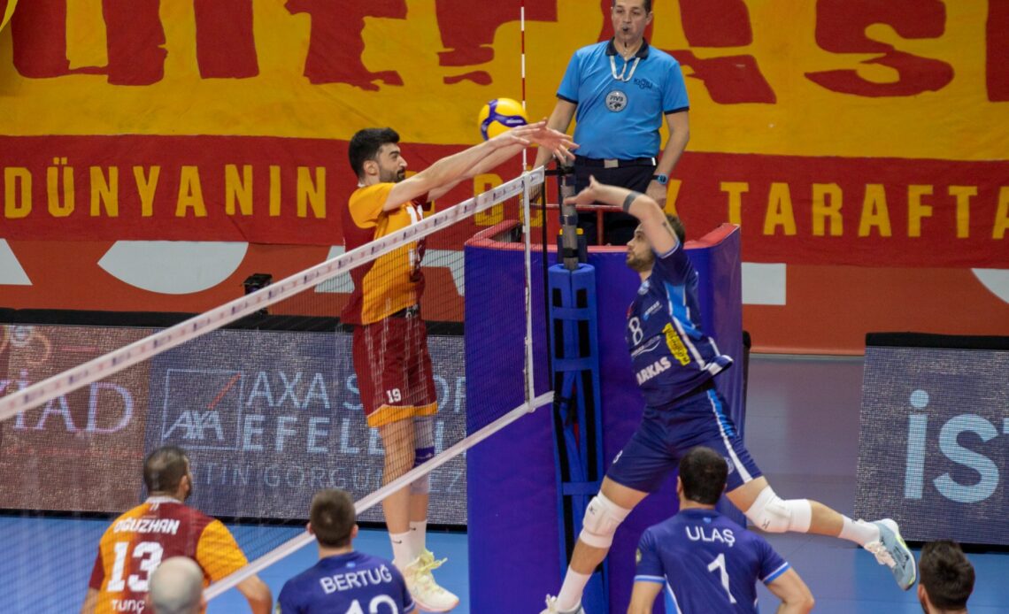 WorldofVolley :: TUR M: Arkas reach their 4th consecutive win, leaving Galatasaray with only 8 points in one of sets