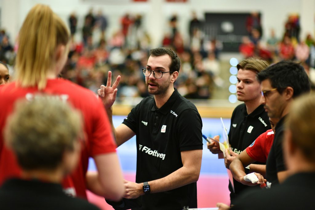 WorldofVolley :: GER W: Florian Völker will leave Rote Raben at the end of the season