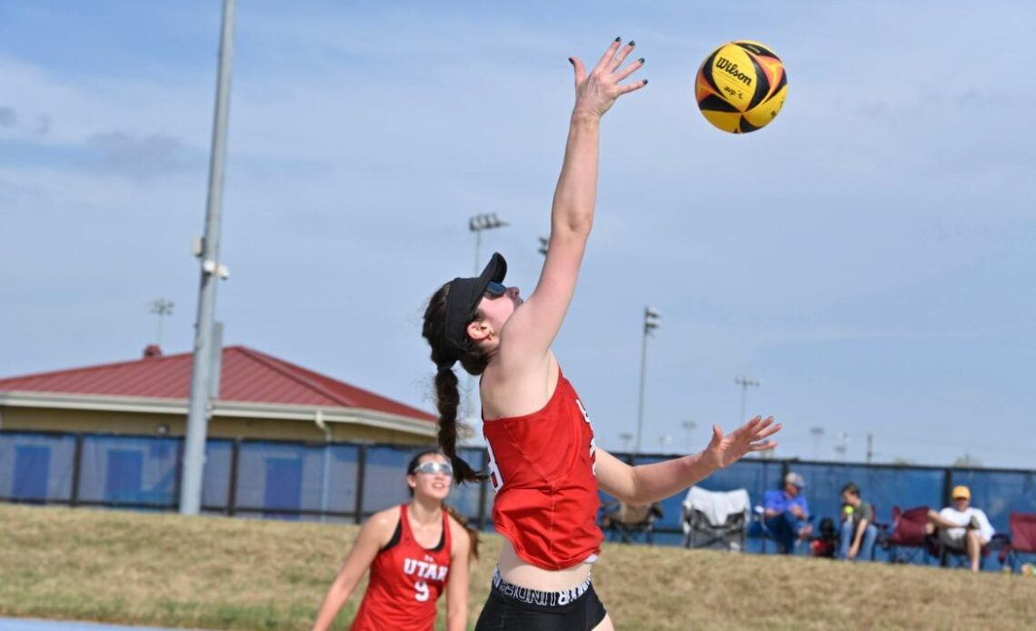 Beach Volleyball Splits Matches To Close Out Play in Texas