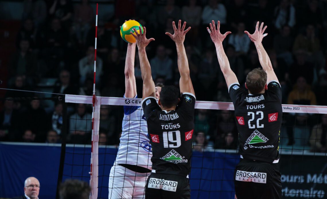 WorldofVolley :: CEV CL M: VfB Friedrichshafen defeated Tours VB in the 1st Playoff match played in France
